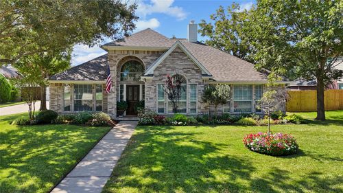 1702 Pensacola Ln, Friendswood, TX, 77546-6007 | Card Image