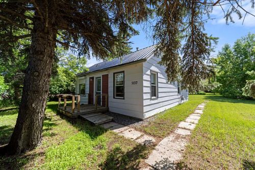 5137 50 St, Daysland, AB, T0B1A0 | Card Image