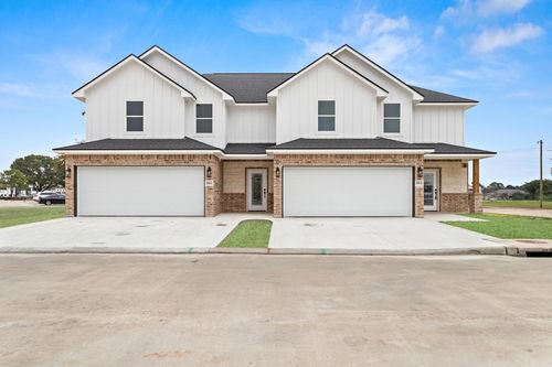 886 La Meloreen Pl, Port Neches, TX, 77651-1006 | Card Image