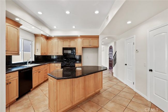 326 6 Th St, House other with 4 bedrooms, 5 bathrooms and 2 parking in Huntington Beach CA | Image 20