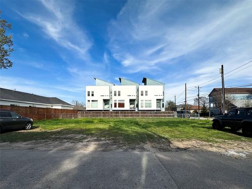 305 Quitman St, Houston, TX, 77009-7750 | Card Image