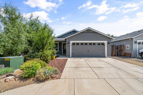 1967 Hart Ave, Medford, OR, 97501-4452 | Card Image
