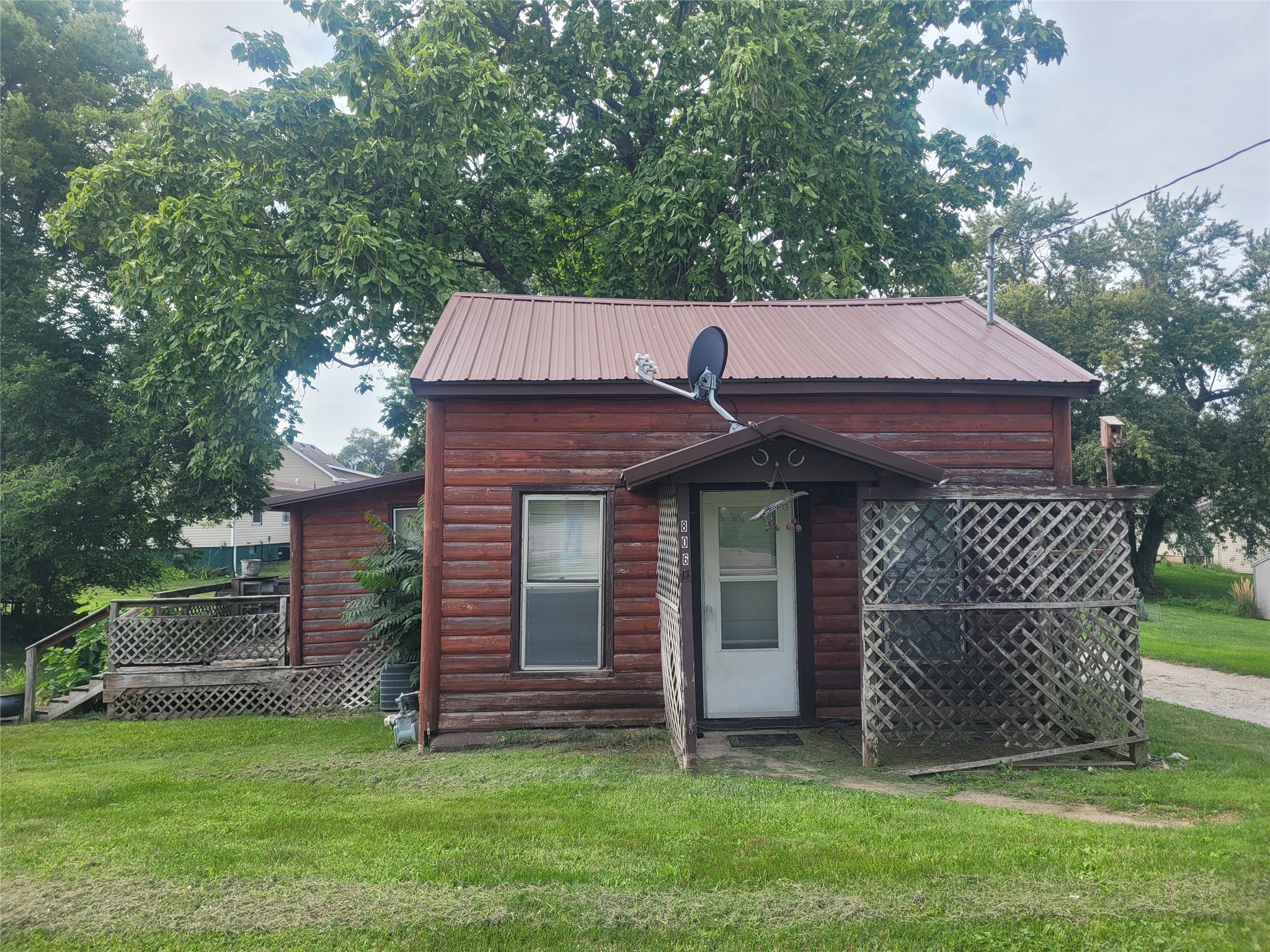 Roche St, Knoxville, IA 50138