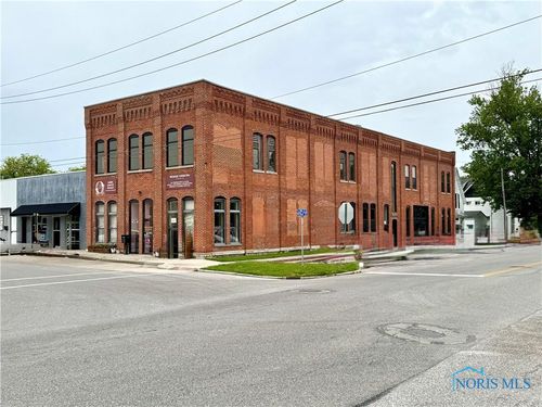 701 1/2 W 1st St, Defiance, OH, 43512-2319 | Card Image