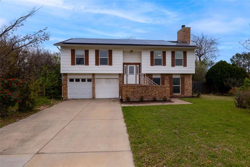 522 Royal Valley Rd, Grand Prairie, TX, 75052-6446 | Card Image