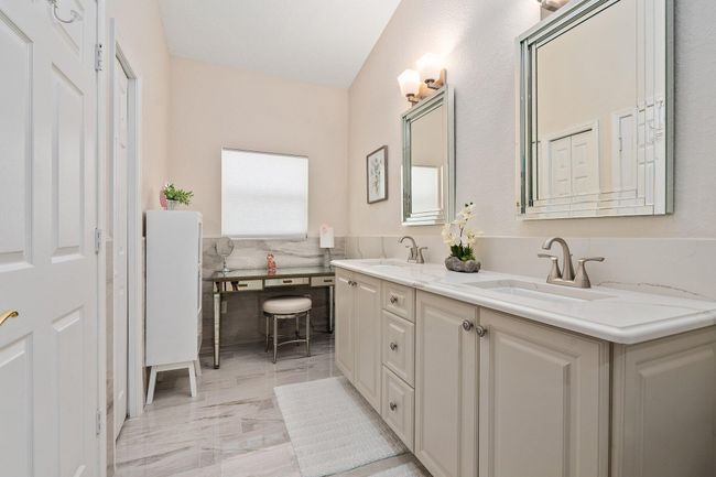 397 Nw Breezy Point Loop, House other with 2 bedrooms, 2 bathrooms and null parking in Port St. Lucie FL | Image 23