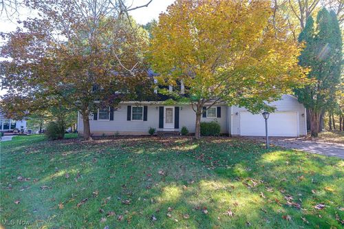 10143 Deer Run, Brecksville, OH, 44141-3637 | Card Image