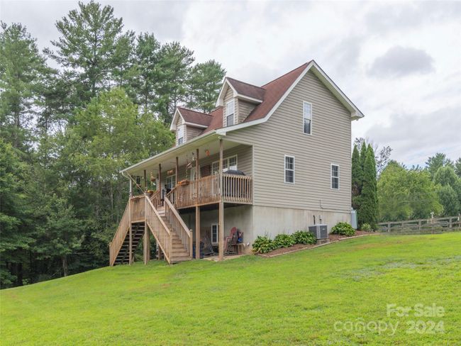 Front/side view of the home from ground level | Image 22