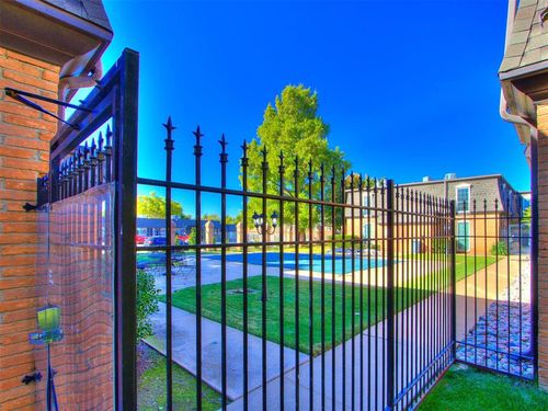 27-6100 N Brookline Ave, Oklahoma City, OK, 73112-4344 | Card Image