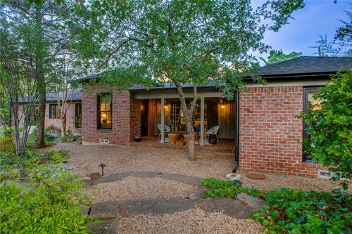 1450 Junior Dr, Dallas, TX, 75208-2420 | Card Image