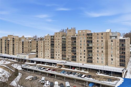 apt-604w-2160 Greentree Rd, Pittsburgh, PA, 15220-1437 | Card Image