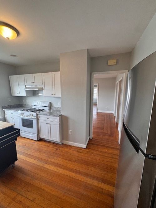 2-17 6th St, Providence, RI, 02906-2826 | Card Image