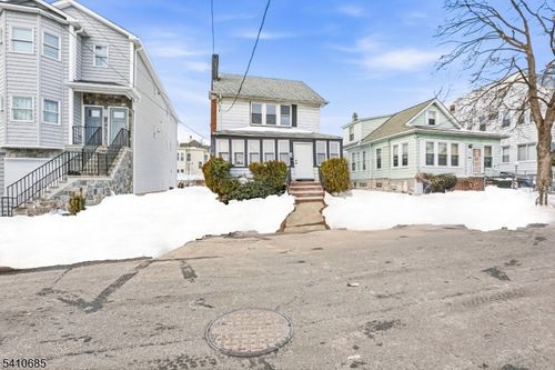 338 E 19th St, Paterson, NJ, 07524-2604 | Card Image