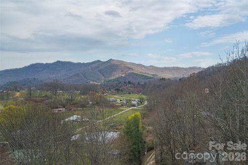 99999 Molasses Way, Waynesville, NC, 28785 | Card Image