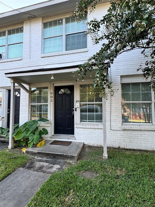 905 Oakhurst St, Houston, TX, 77023-1027 | Card Image