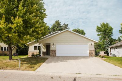 18 Townhouse Road, Townhouse with 2 bedrooms, 2 bathrooms and null parking in Morris MN | Image 1