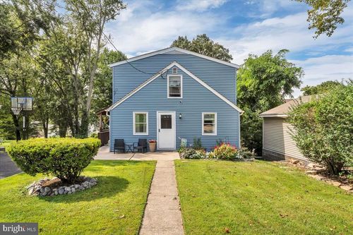 611 Rosewood Ave, FEASTERVILLE TREVOSE, PA, 19053-4643 | Card Image