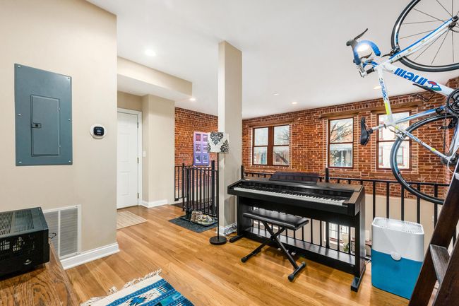 108 Hamilton Ave, Condo with 2 bedrooms, 2 bathrooms and null parking in Columbus OH | Image 4