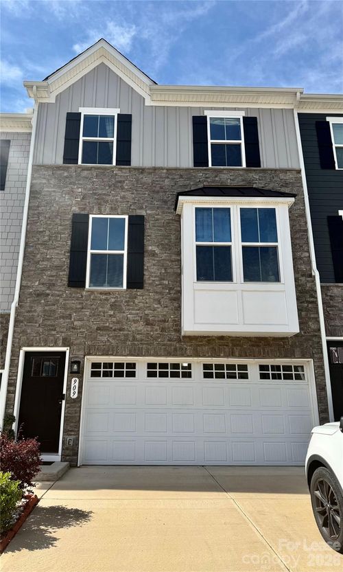 909 Portrush Ln, Fort Mill, SC, 29708-6002 | Card Image