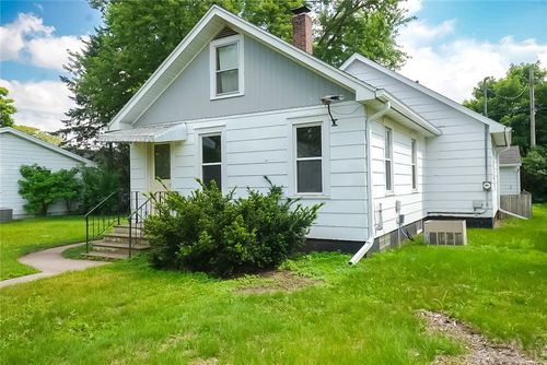 531 Olive St, Chippewa Falls, WI, 54729-1617 | Card Image