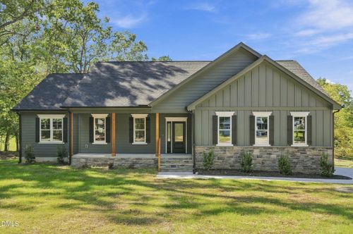 195 Country Lake Dr, Henderson, NC, 27537-6230 | Card Image