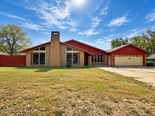 918 Linbar St, Indianola, MS, 38751-3312 | Card Image