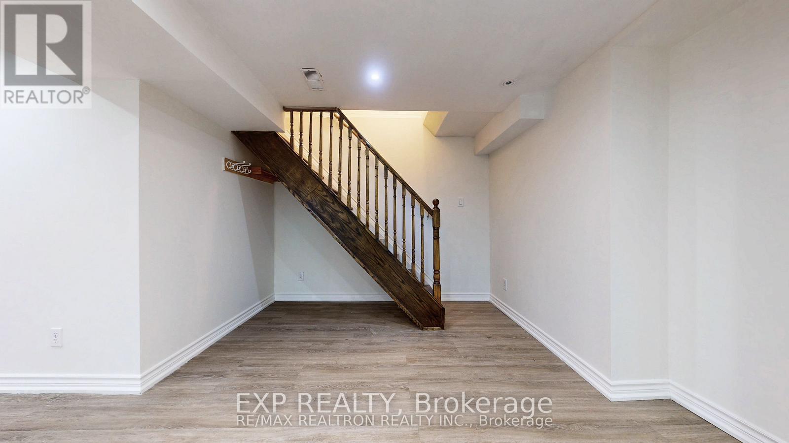 Residential Lease in Ajax (Central West) 3