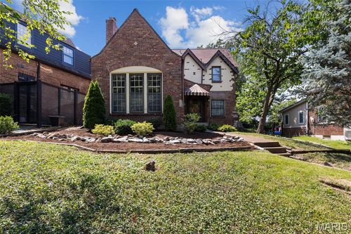 2023 Urban Dr, Saint Louis, MO, 63144-1825 | Card Image