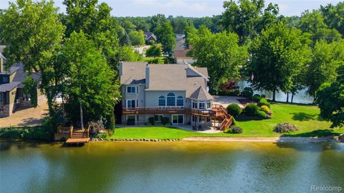 9669 Steephollow Dr, White Lake, MI, 48386-2371 | Card Image