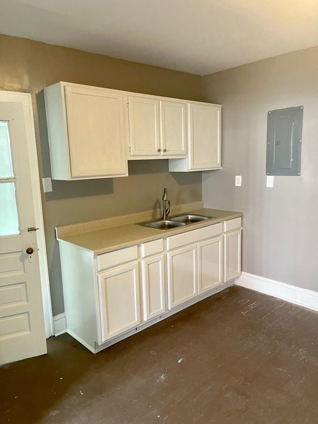 121 Hamilton Street, Sold in Henderson Zoocasa