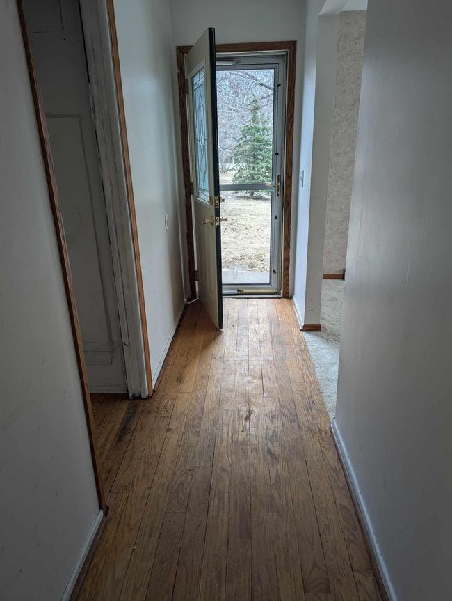 Front hall | Image 4