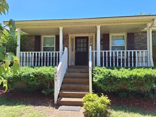 735 Dutchmans Ct, Hermitage, TN, 37076-2322 | Card Image