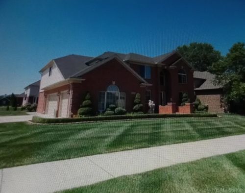 51381 Mauro Ln, Macomb, MI, 48042-4351 | Card Image