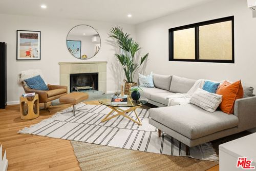 2613 5th St, Santa Monica, CA, 90405-4207 | Card Image