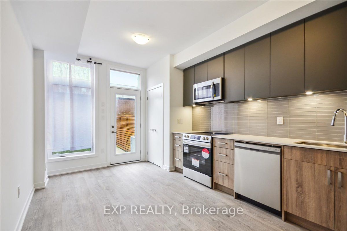 Residential in Toronto C04 5