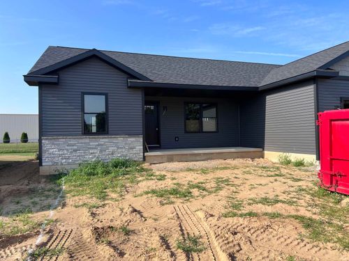 365 E Country Ln, Shipshewana, IN, 46565-8004 | Card Image