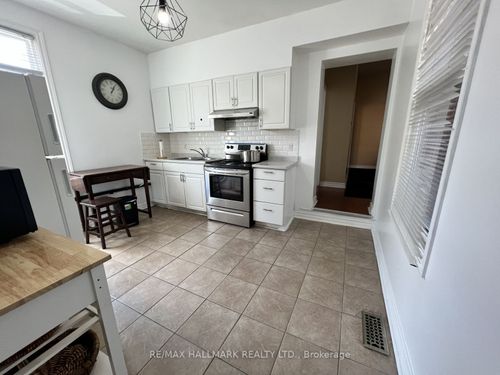 2-374 Dundas Street E, Toronto, ON, M5A2A3 | Card Image