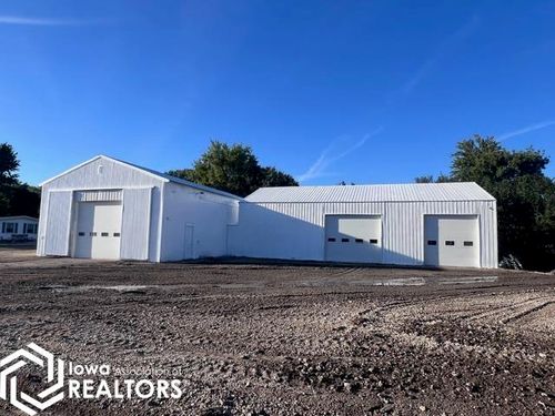 610 7th St Se, Britt, IA, 50423-2037 | Card Image
