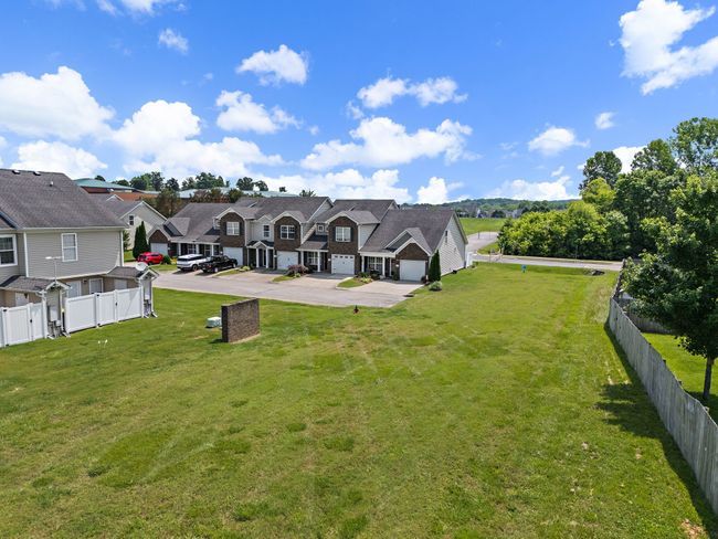 1071 Muna Ct, Townhouse with 3 bedrooms, 3 bathrooms and 3 parking in Spring Hill TN | Image 40