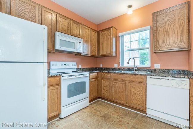 Kitchen includes ALL appliances | Image 7