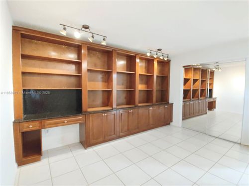 6934 Holly Rd, Miami Lakes, FL, 33014-2669 | Card Image