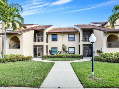 9 - 8336 Charter Club Circle, Condo with 2 bedrooms, 2 bathrooms and null parking in Fort Myers FL | Image 1