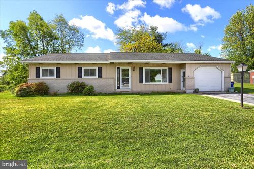 202 Hillcrest Dr, NEW CUMBERLAND, PA, 17070-3032 | Card Image