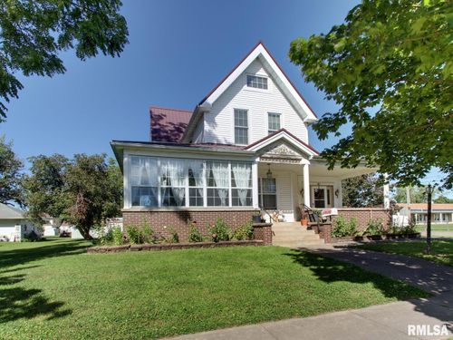 41 N Washington St, Carthage, IL, 62321-1450 | Card Image