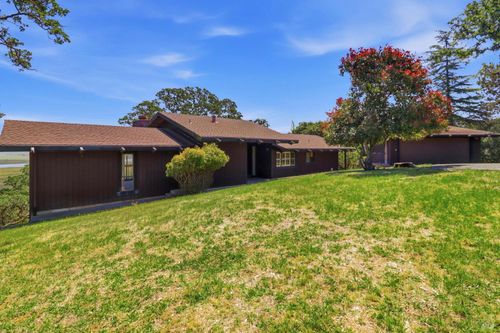 310 Crest Road, Novato, CA, 94945 | Card Image