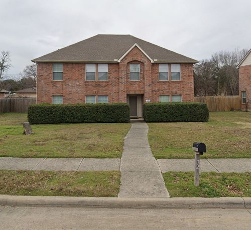 726 Cedarwood Dr, Cedar Hill, TX, 75104-6064 | Card Image