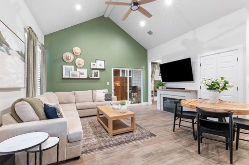 401-1003 Friendship Ln, Fredericksburg, TX, 78624-5633 | Card Image