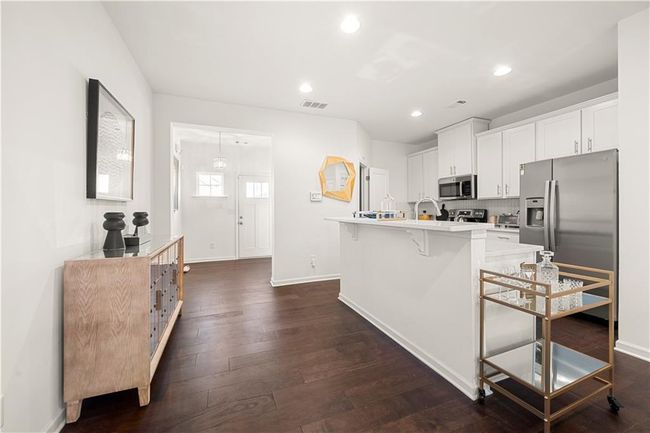 813 Ambient Way Sw, Townhouse with 2 bedrooms, 3 bathrooms and 2 parking in Atlanta GA | Image 4
