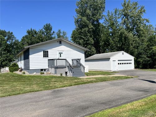 5981 E Pine Grove Rd, Cicero, NY, 13039-8671 | Card Image