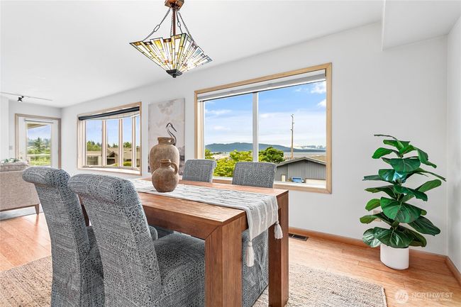 Lot's of views and sun from all angles! | Image 11